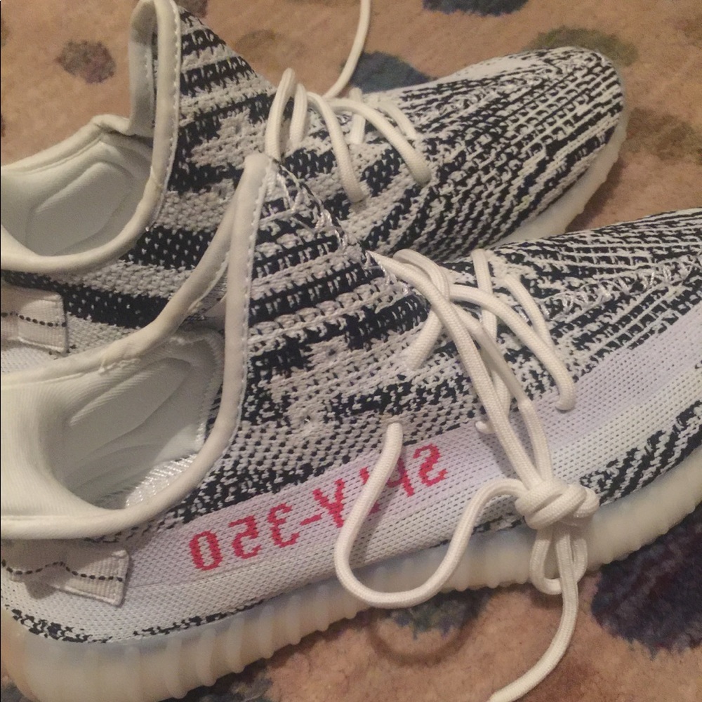 Yeezy Boost 350 V2 Zebra